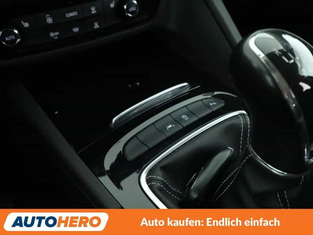 Opel Insignia Sports Tourer 1.5 SIDI Turbo INNOVATION 07/2018-photo-19