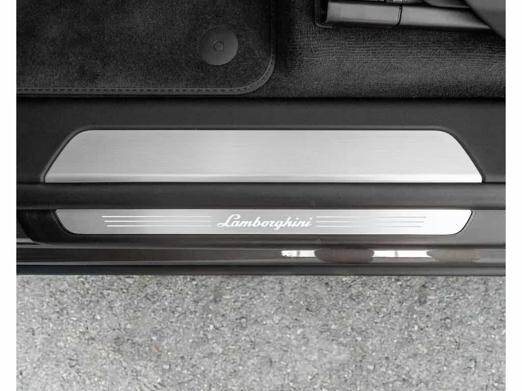 Lamborghini Urus 4.0 V8 Auto./PANO/23/360°/B&O/HUD/CARBON/VO 12/2021-photo-25