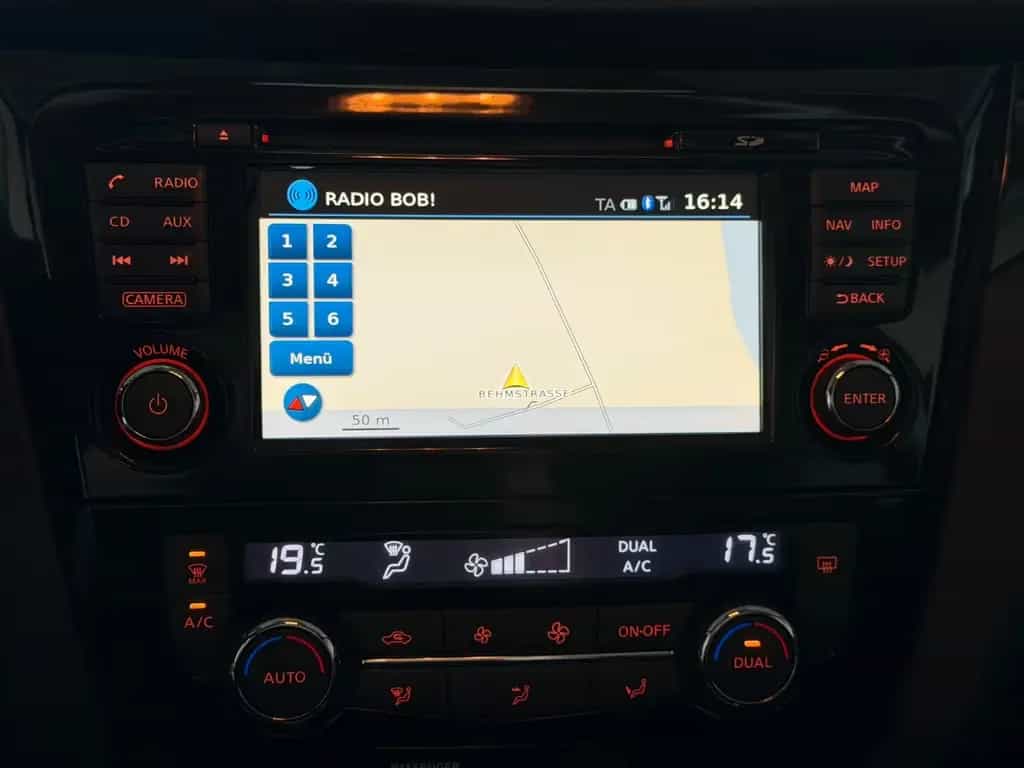 Nissan Qashqai 90 Tkm*360°Kamera*Navi* 01/2016-photo-20