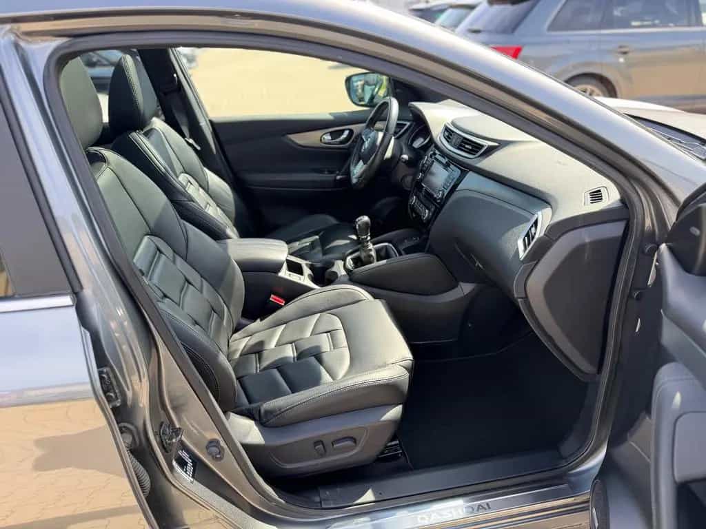 Nissan Qashqai Tekna+ 1.6 DIG-T*LED*360°*PANO*NAVI*AHK 10/2017-photo-10