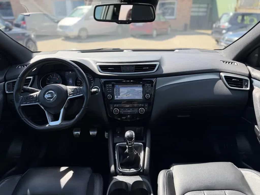 Nissan Qashqai Tekna+ 1.6 DIG-T*LED*360°*PANO*NAVI*AHK 10/2017-photo-11