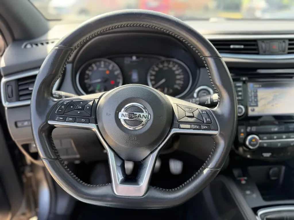 Nissan Qashqai Tekna+ 1.6 DIG-T*LED*360°*PANO*NAVI*AHK 10/2017-photo-13