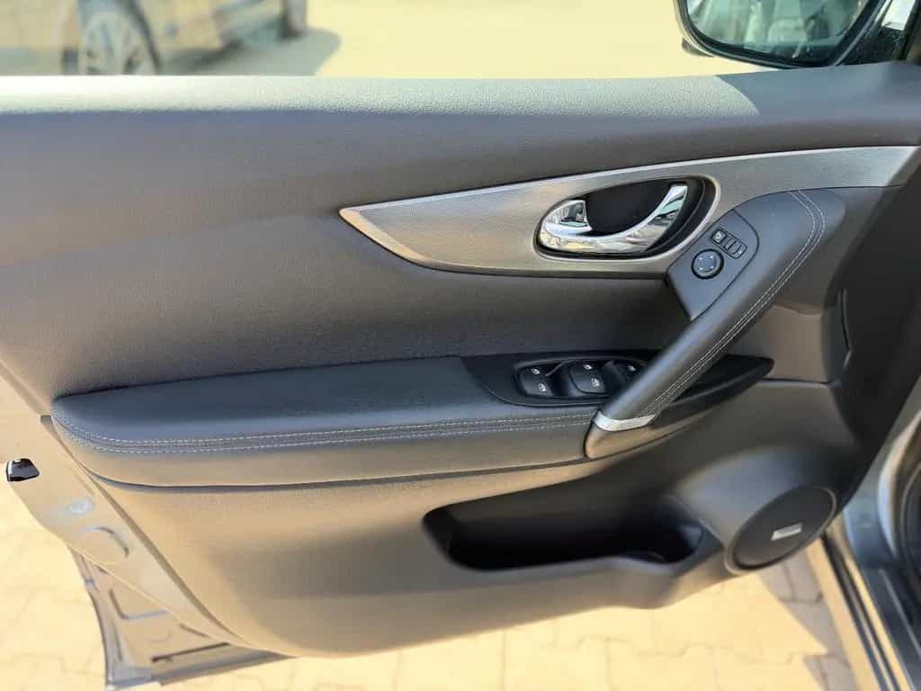 Nissan Qashqai Tekna+ 1.6 DIG-T*LED*360°*PANO*NAVI*AHK 10/2017-photo-14