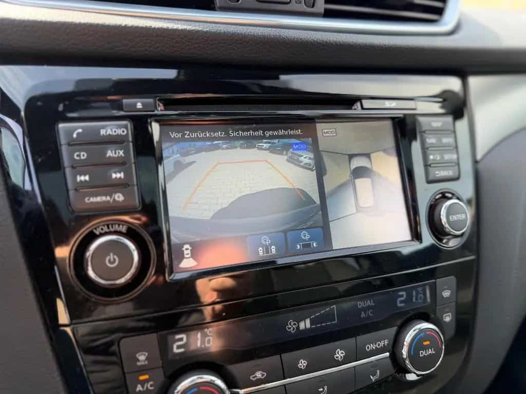 Nissan Qashqai Tekna+ 1.6 DIG-T*LED*360°*PANO*NAVI*AHK 10/2017-photo-18