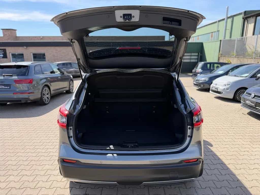 Nissan Qashqai Tekna+ 1.6 DIG-T*LED*360°*PANO*NAVI*AHK 10/2017-photo-5