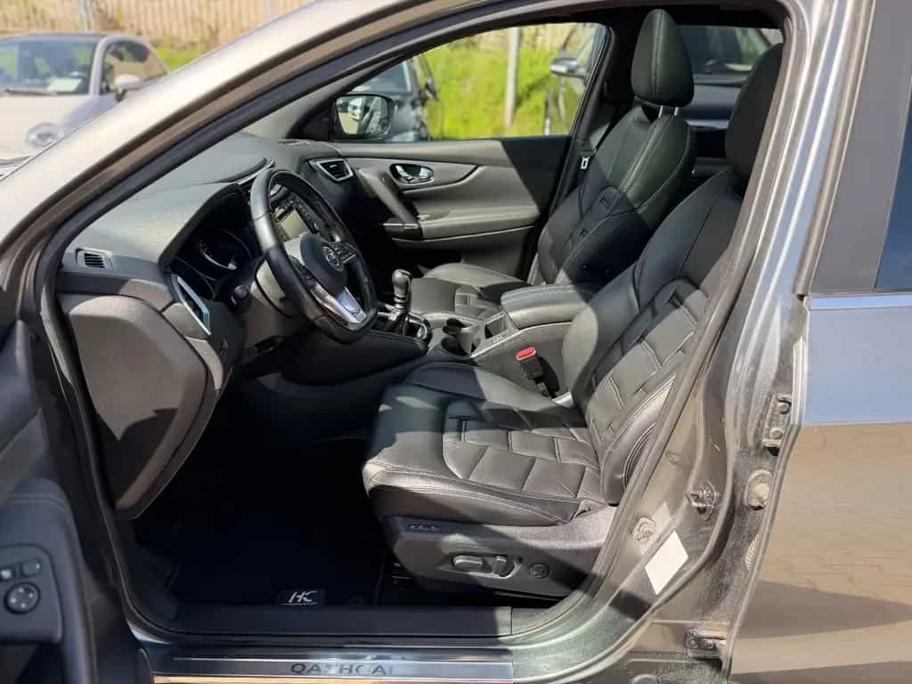 Nissan Qashqai Tekna+ 1.6 DIG-T*LED*360°*PANO*NAVI*AHK 10/2017-photo-7
