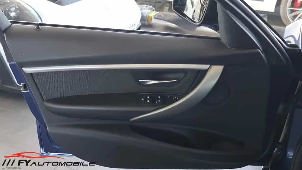 BMW 320 320 i Sport Line Shadow Head Up* Service Neu 10/2017-photo-10