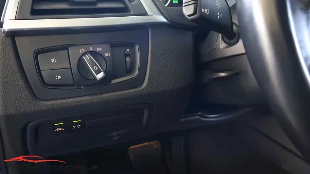 BMW 320 320 i Sport Line Shadow Head Up* Service Neu 10/2017-photo-15