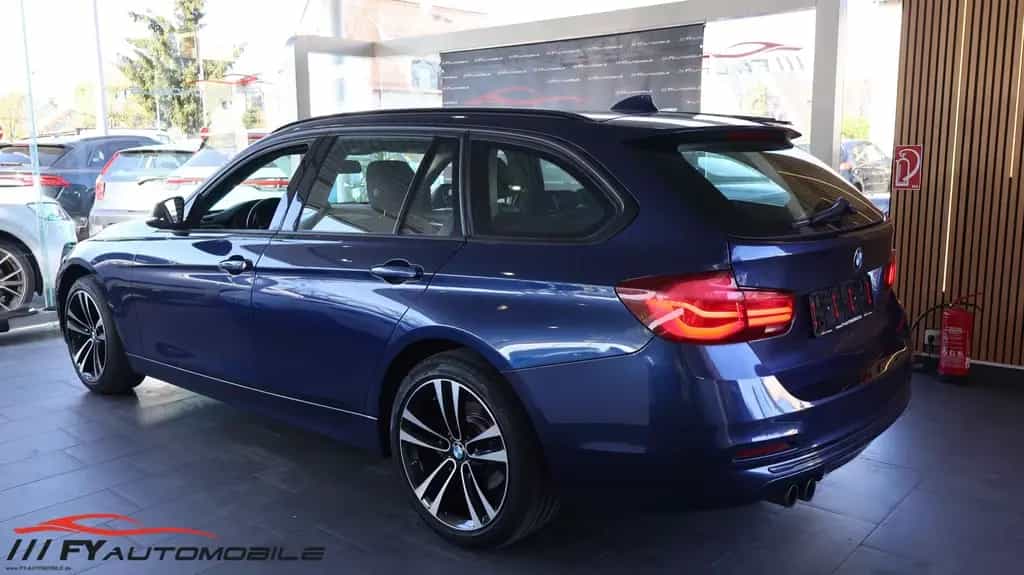 BMW 320 320 i Sport Line Shadow Head Up* Service Neu 10/2017-photo-2