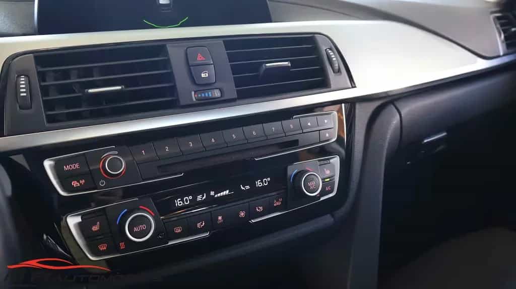BMW 320 320 i Sport Line Shadow Head Up* Service Neu 10/2017-photo-22