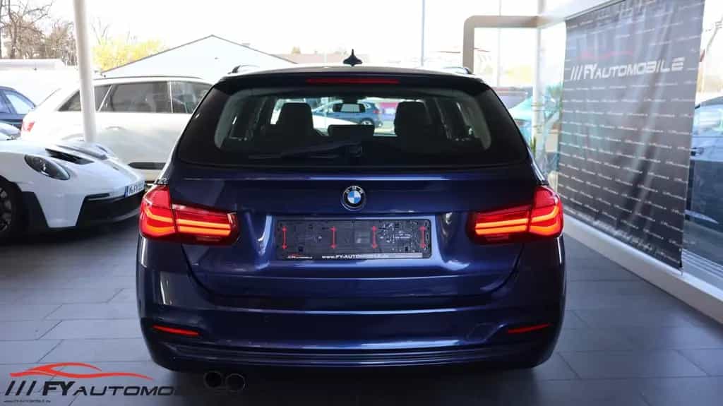 BMW 320 320 i Sport Line Shadow Head Up* Service Neu 10/2017-photo-3