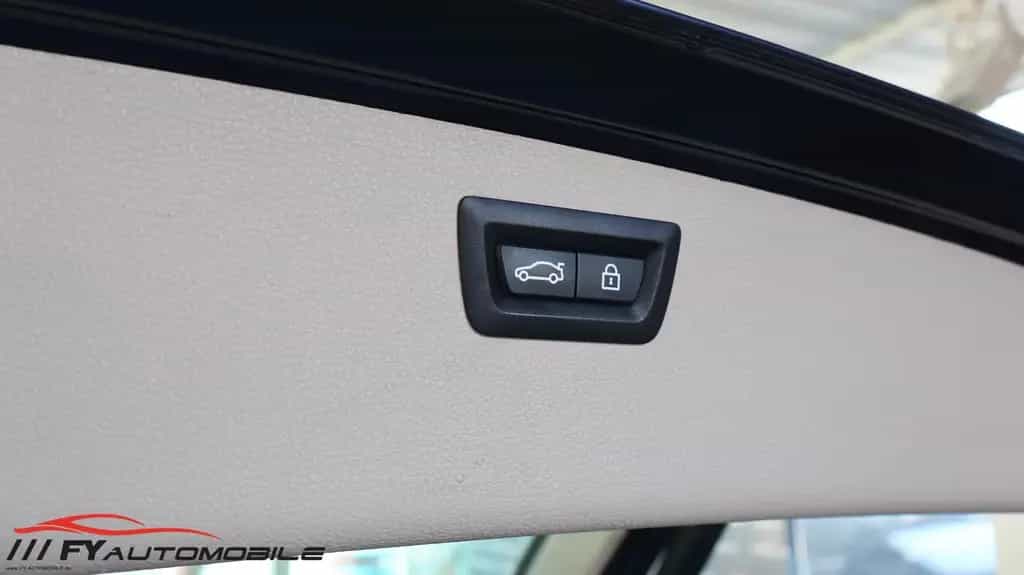 BMW 320 320 i Sport Line Shadow Head Up* Service Neu 10/2017-photo-6