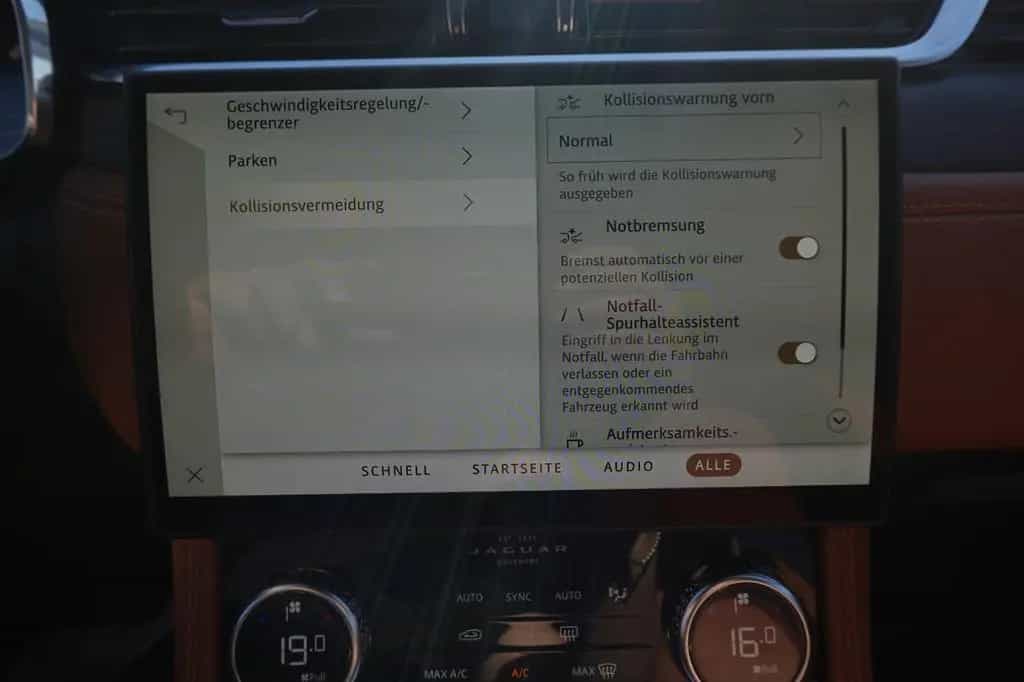 Jaguar F-Pace R-Dynamic S AWD 1-Hand +PANORAMA 05/2021-photo-24