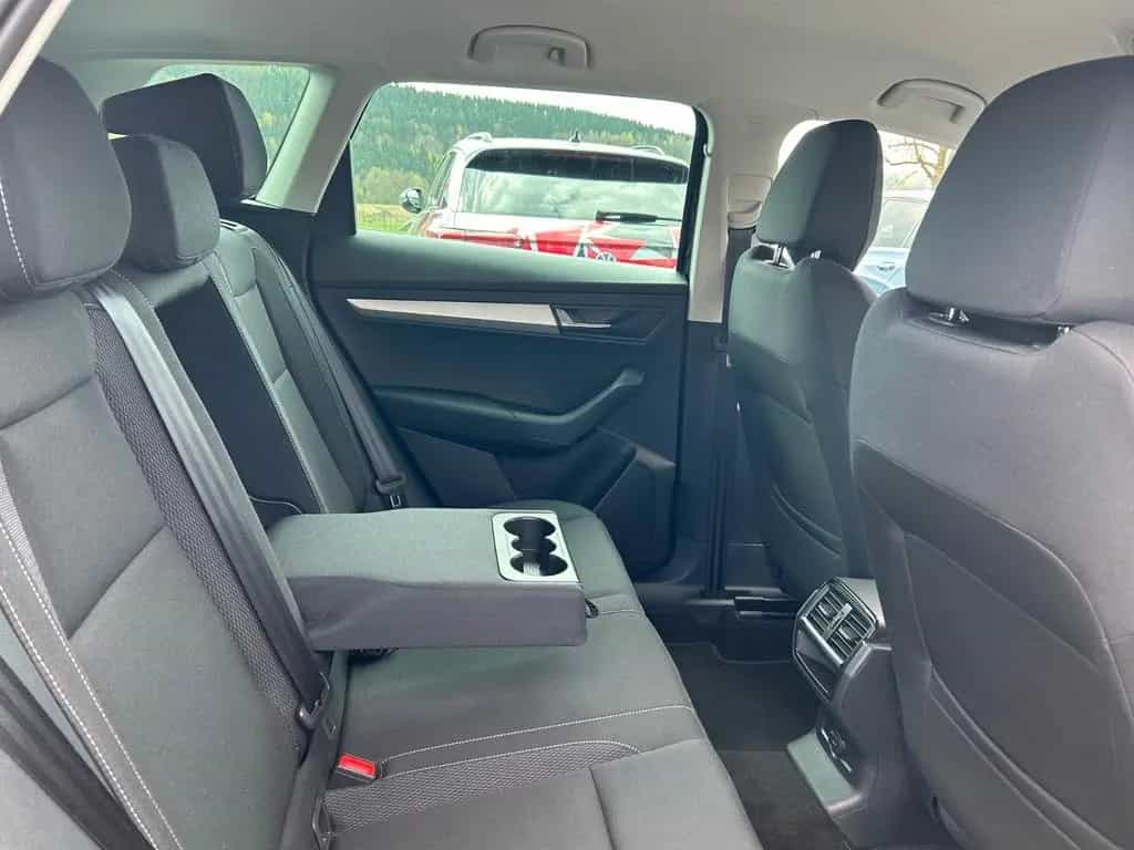 Skoda Karoq Selection DSG DplBoden ElektrHeck Kamera 06/2024-photo-11