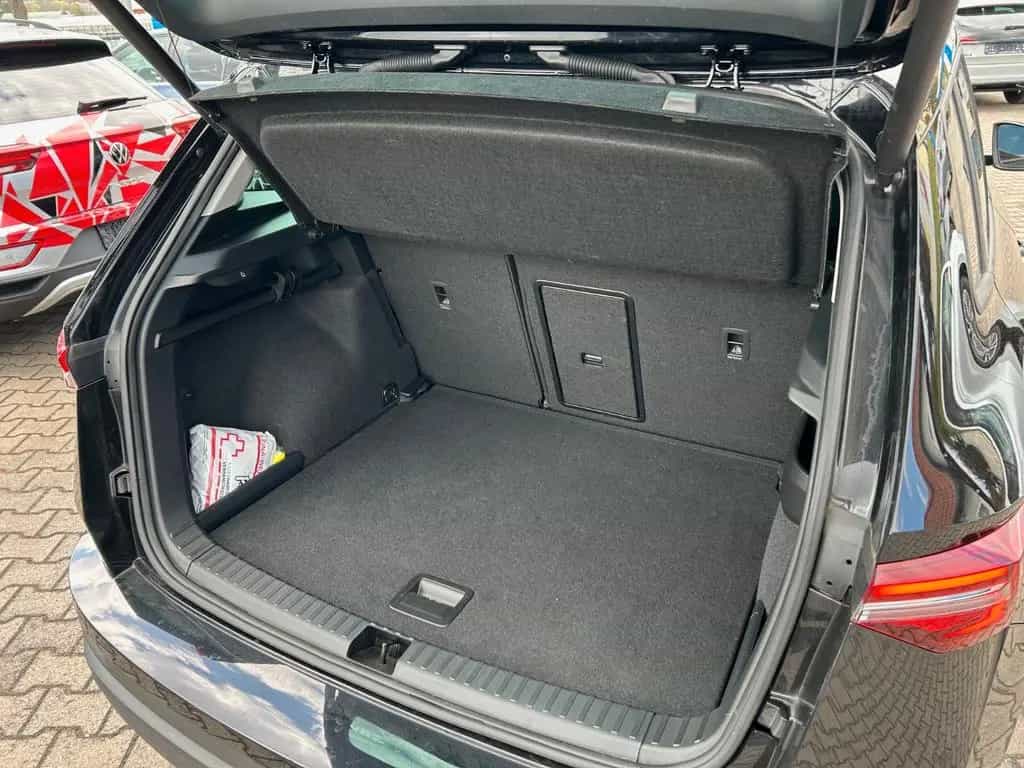 Skoda Karoq Selection DSG DplBoden ElektrHeck Kamera 06/2024-photo-6