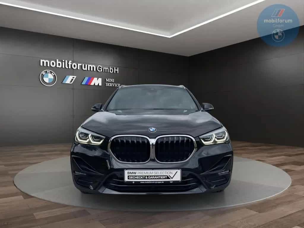 BMW X1 sDrive18d Sport Line AHK Panorama HUD 19 Zoll 07/2020-photo-10