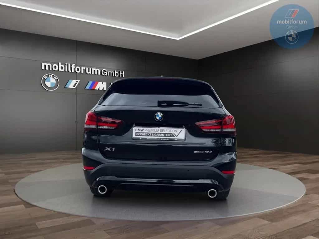 BMW X1 sDrive18d Sport Line AHK Panorama HUD 19 Zoll 07/2020-photo-12