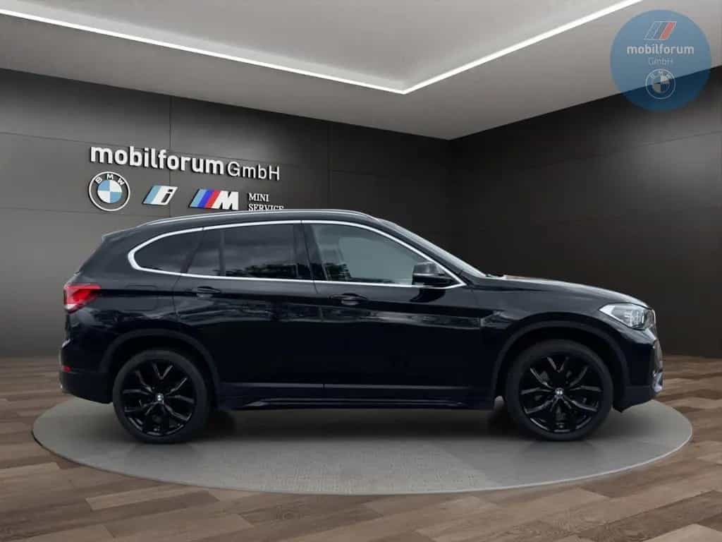 BMW X1 sDrive18d Sport Line AHK Panorama HUD 19 Zoll 07/2020-photo-13