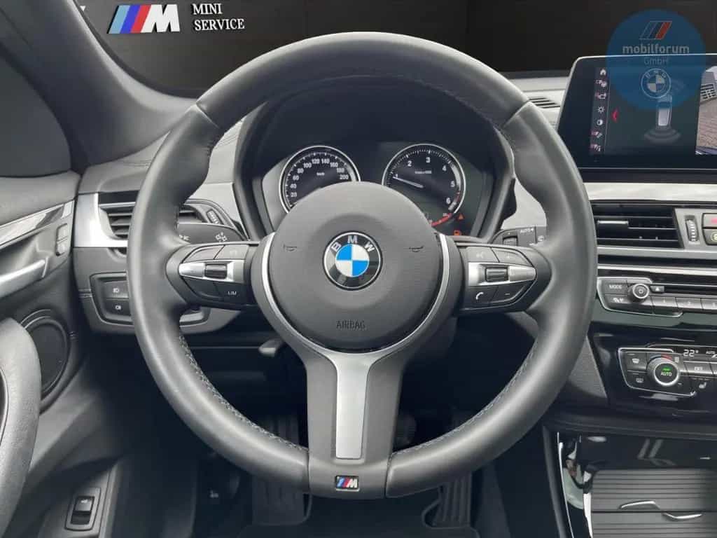 BMW X1 sDrive18d Sport Line AHK Panorama HUD 19 Zoll 07/2020-photo-5