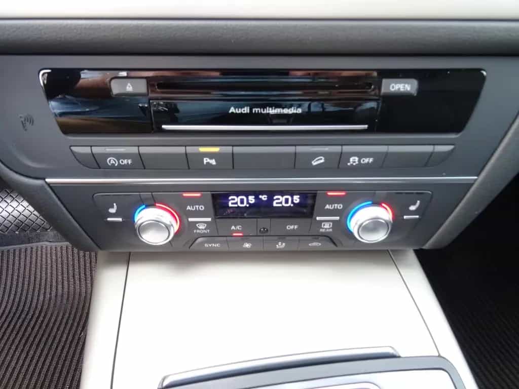 Audi A6 Allroad quattro 3.0 TDI PANO KAMERA AHK XENON 04/2018-photo-19