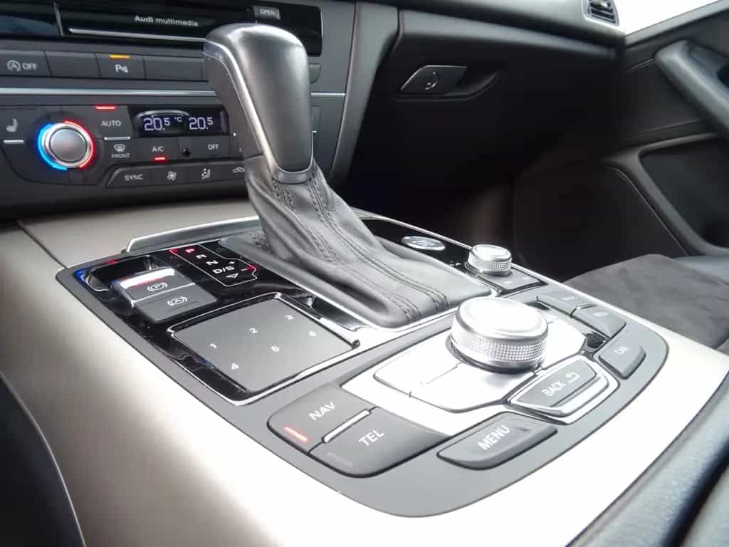 Audi A6 Allroad quattro 3.0 TDI PANO KAMERA AHK XENON 04/2018-photo-23