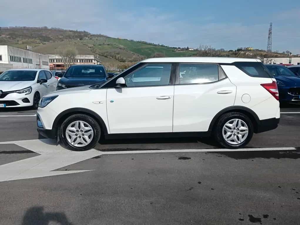 Ssangyong XLV 1.6d 4WD Easy 09/2018-photo-3