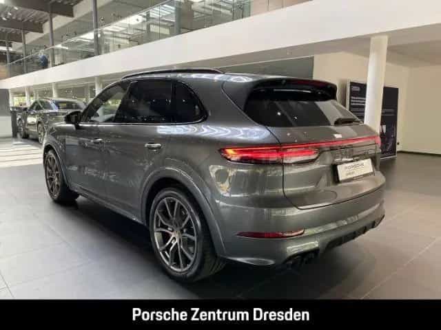 Porsche Cayenne GTS Pano*SH v+h*Chrono*Head*AHK*Bose 01/2021-photo-1