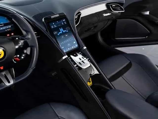 Ferrari Roma Spider 03/2024-photo-9