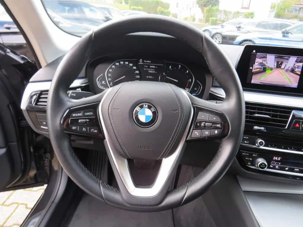 BMW 5 Series touring *1.HAND *AHK *KAMERA *LED 12/2020-photo-11