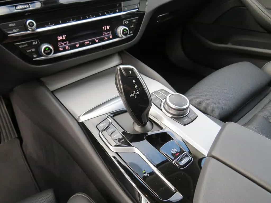 BMW 5 Series touring *1.HAND *AHK *KAMERA *LED 12/2020-photo-15