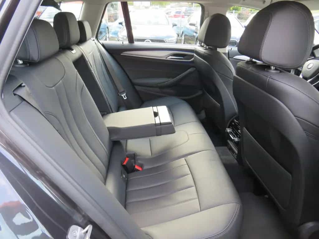 BMW 5 Series touring *1.HAND *AHK *KAMERA *LED 12/2020-photo-17