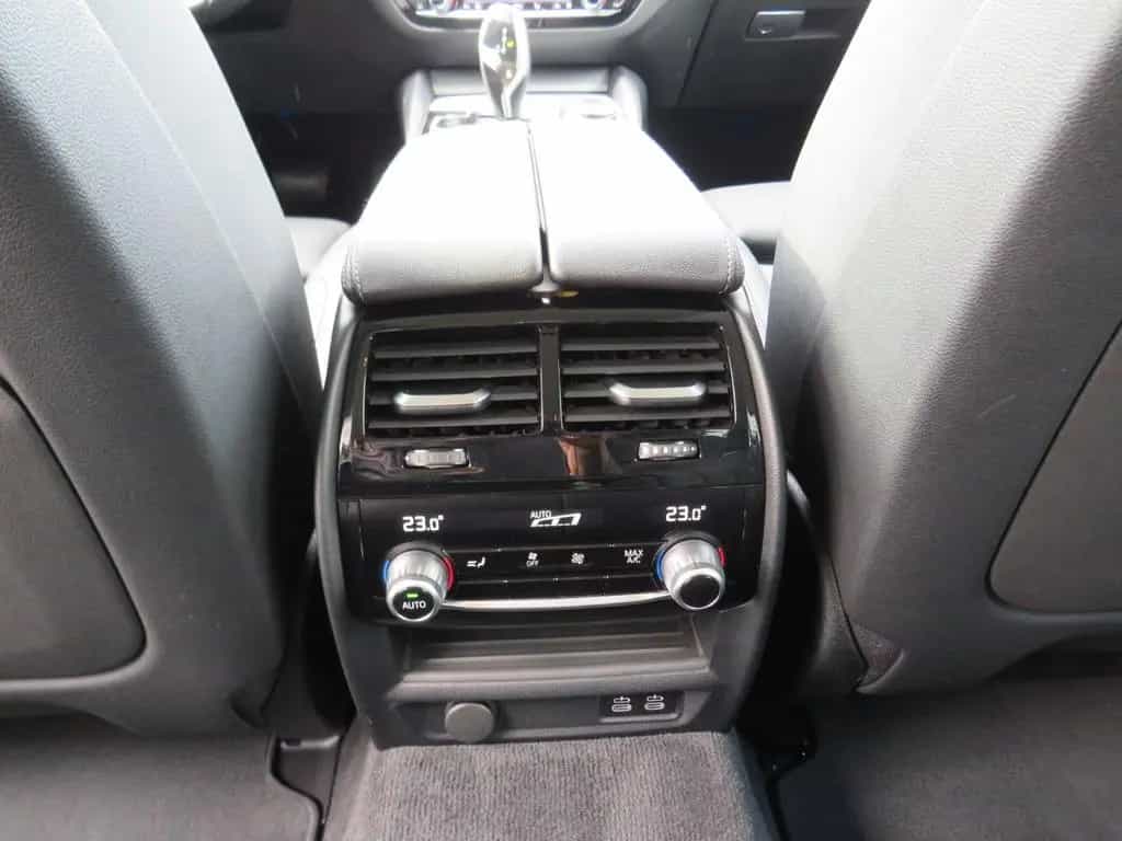 BMW 5 Series touring *1.HAND *AHK *KAMERA *LED 12/2020-photo-19