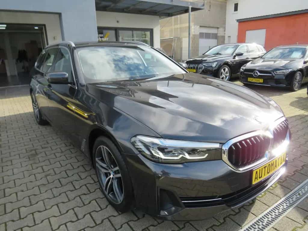 BMW 5 Series touring *1.HAND *AHK *KAMERA *LED 12/2020-photo-2