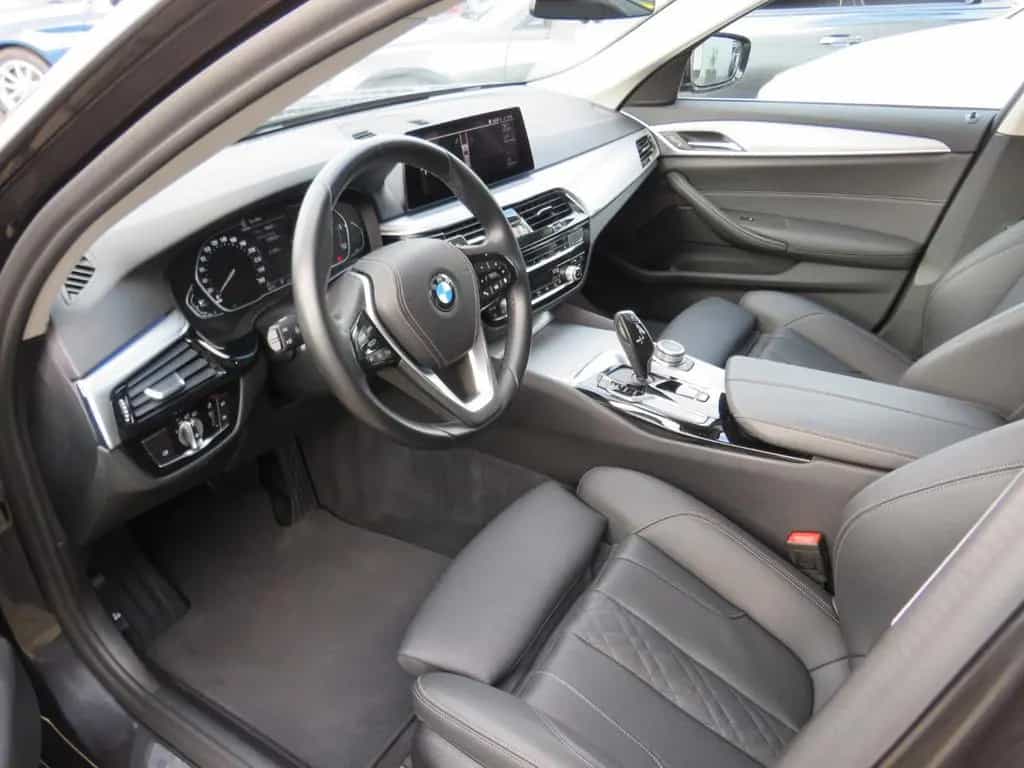 BMW 5 Series touring *1.HAND *AHK *KAMERA *LED 12/2020-photo-6