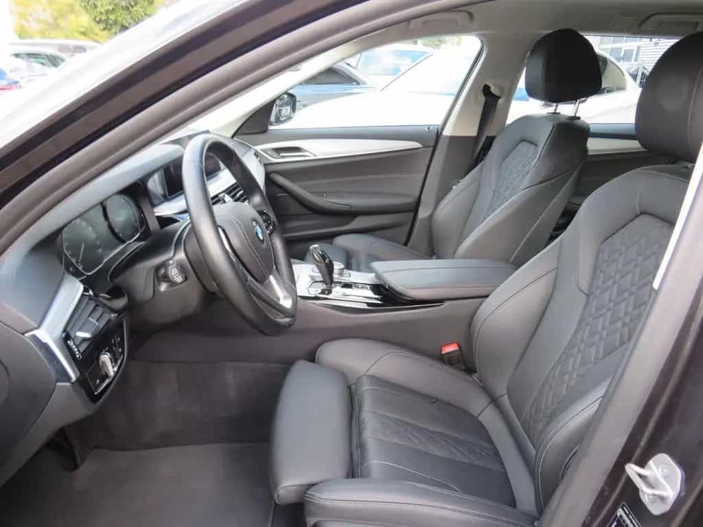 BMW 5 Series touring *1.HAND *AHK *KAMERA *LED 12/2020-photo-7