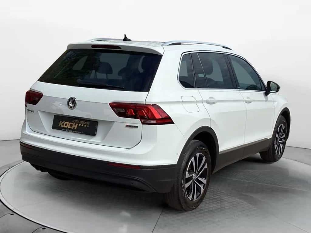 Volkswagen Tiguan 2.0TSI DSG IQ.Drive Pano LED Kamera 02/2020-photo-5