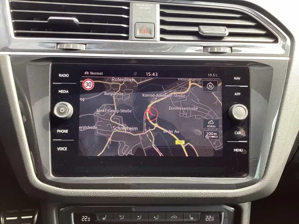 Volkswagen Tiguan 2.0TSI DSG IQ.Drive Pano LED Kamera 02/2020-photo-9
