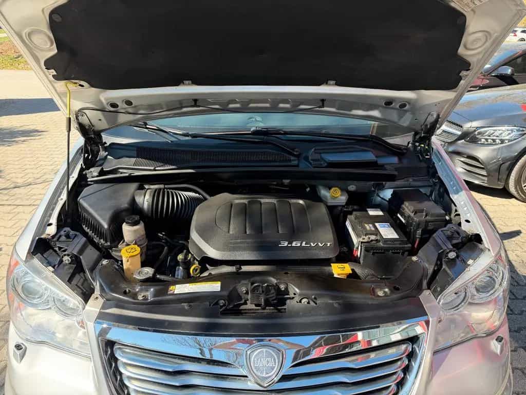 Lancia Voyager Gold- scheckheft - Bestzustand ! 06/2012-photo-21