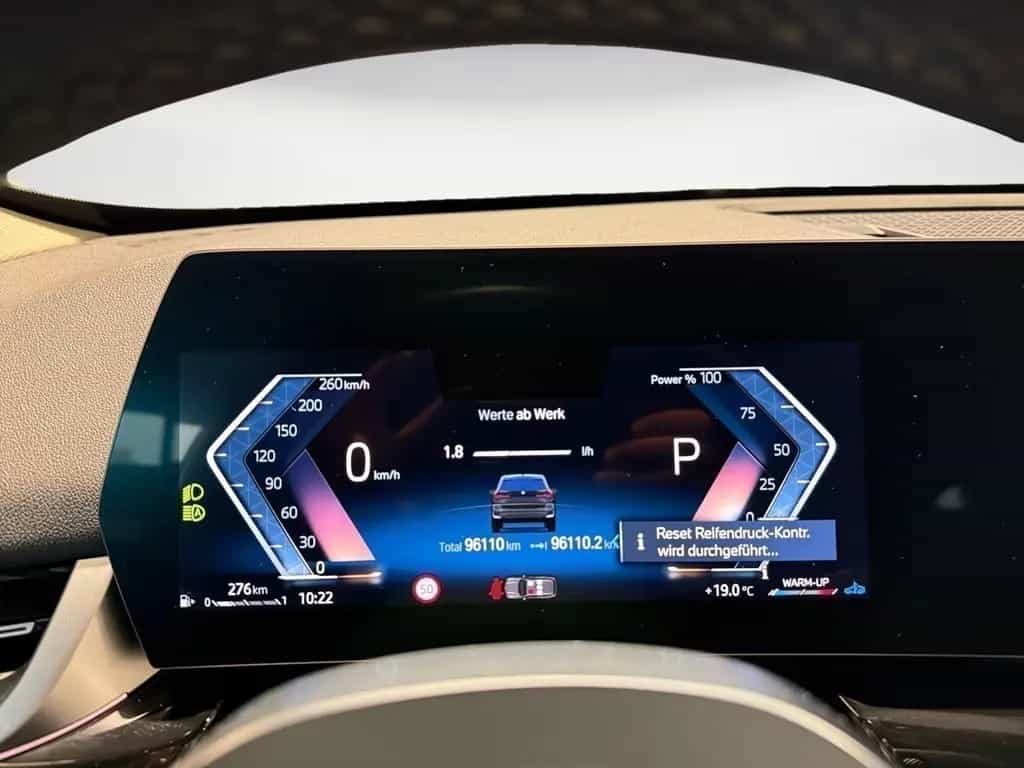 BMW X1 sDrive18d Steptronic Komfortzugang ACC 10/2022-photo-4