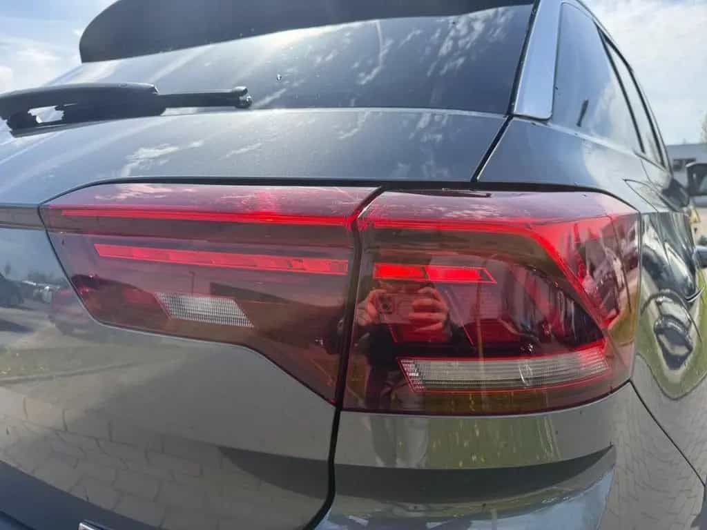 Volkswagen T-Roc Sport 2.0 TSI 4Motion AHK Pano LED Leder 10/2018-photo-11