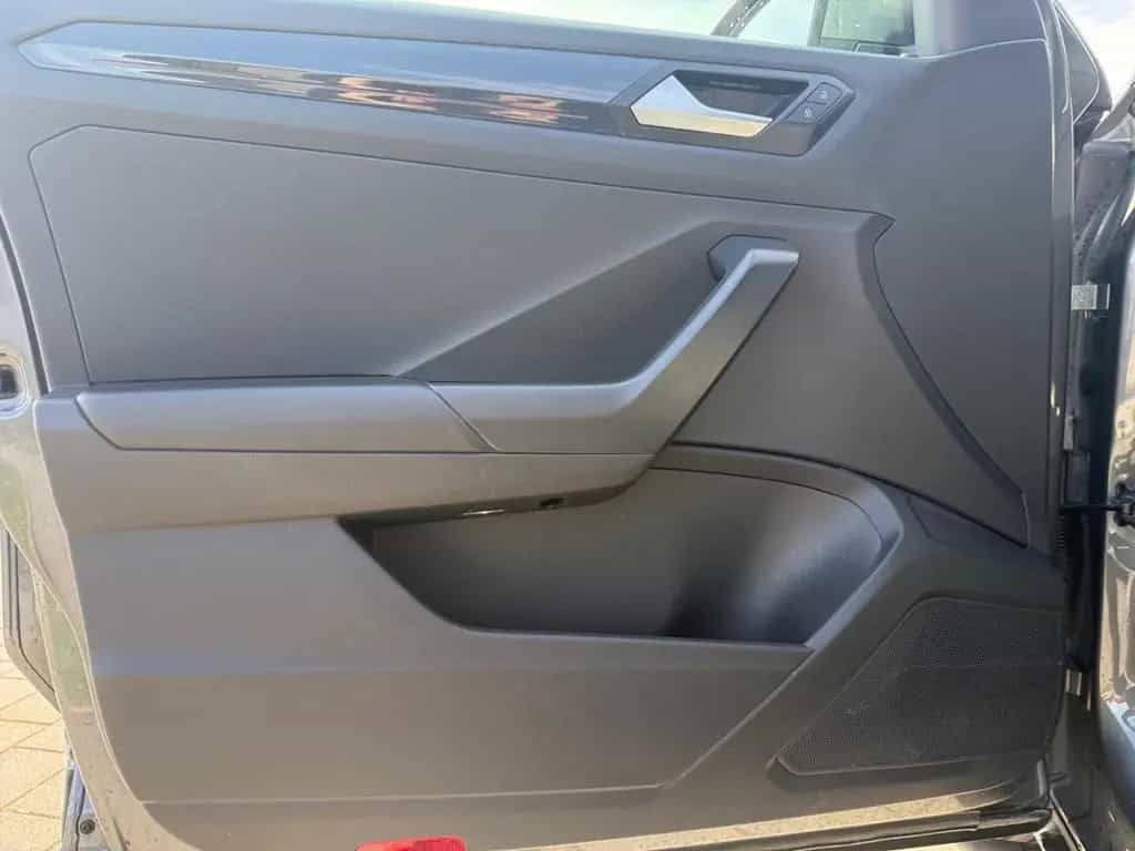 Volkswagen T-Roc Sport 2.0 TSI 4Motion AHK Pano LED Leder 10/2018-photo-14