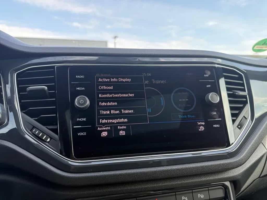 Volkswagen T-Roc Sport 2.0 TSI 4Motion AHK Pano LED Leder 10/2018-photo-34