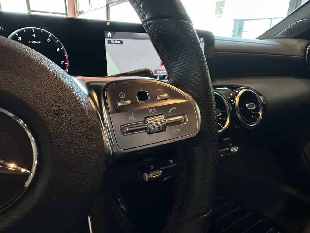 Mercedes-Benz CLA 200 Shooting Brake *AMG, RFK, CARPLAY, LED* 02/2020-photo-39