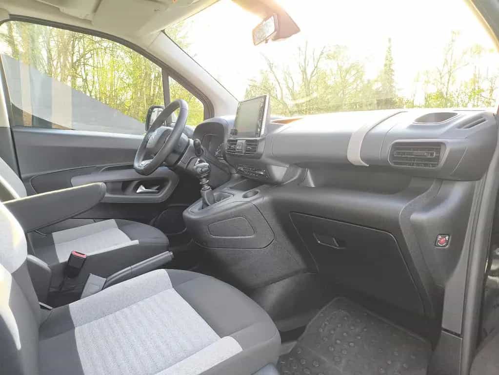 Citroën Berlingo Feel XL* Motor neu von Citroen*7 Sitze 09/2020-photo-16