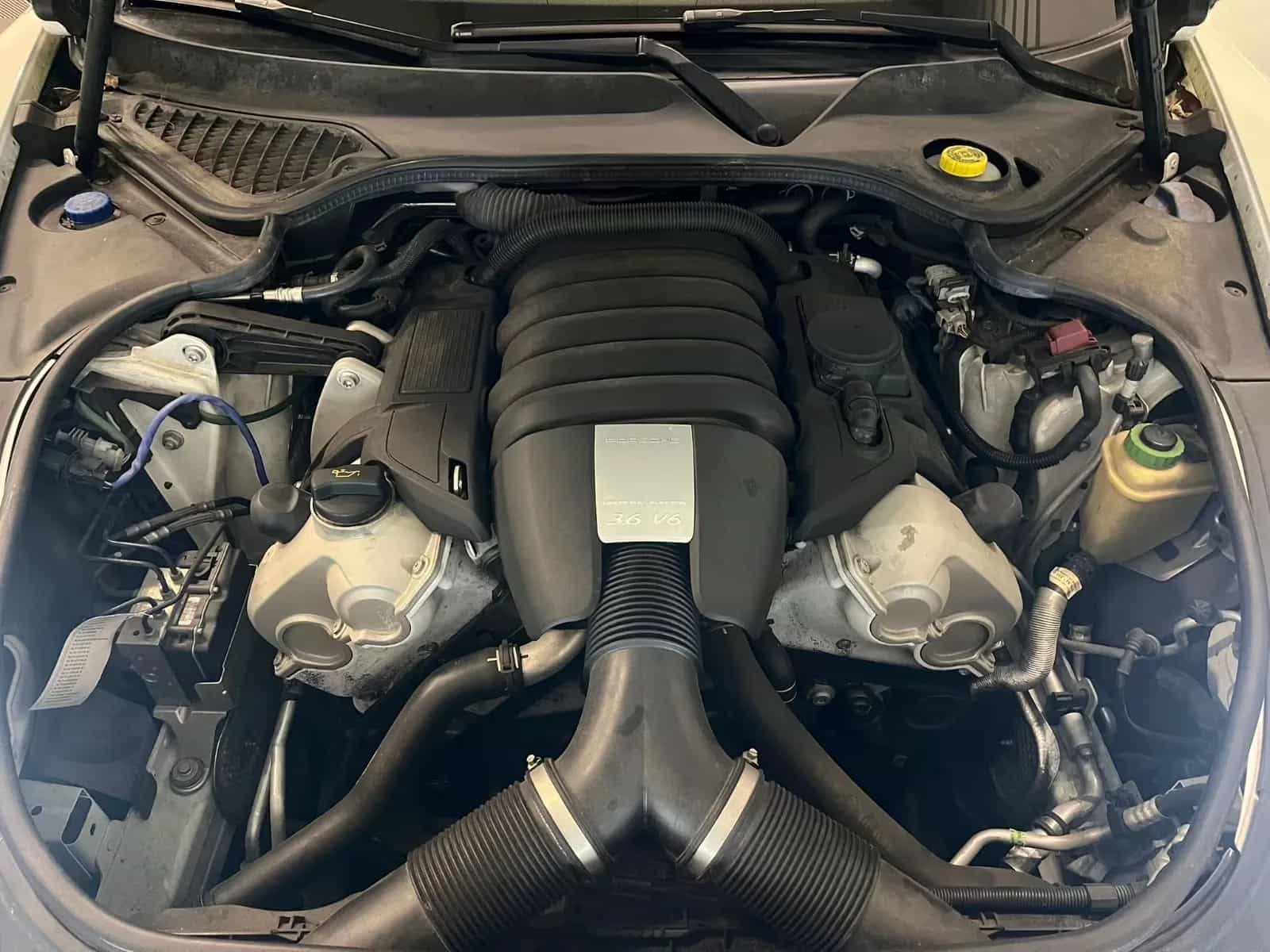 Porsche Panamera 04/2016-photo-18