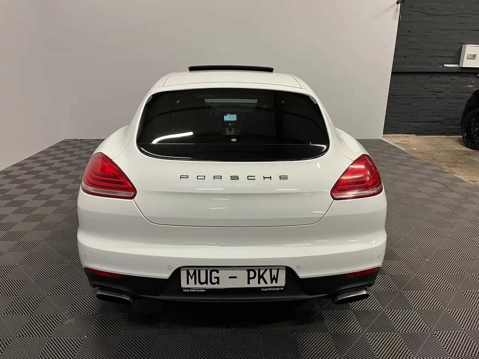 Porsche Panamera 04/2016-photo-4