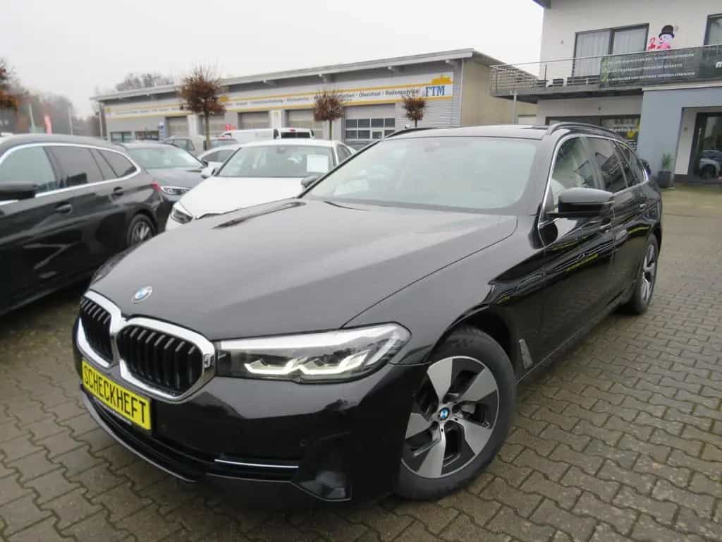 BMW 5 Series touring *1.HAND PANO *AHK *KAMERA 12/2020-photo-1