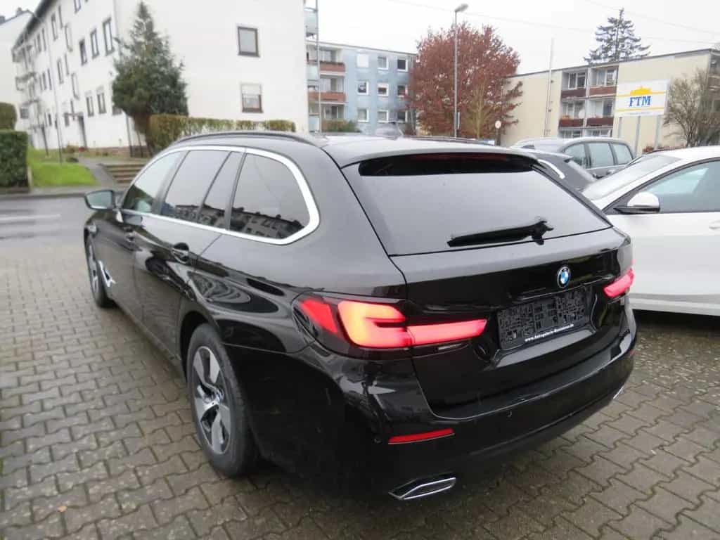 BMW 5 Series touring *1.HAND PANO *AHK *KAMERA 12/2020-photo-3