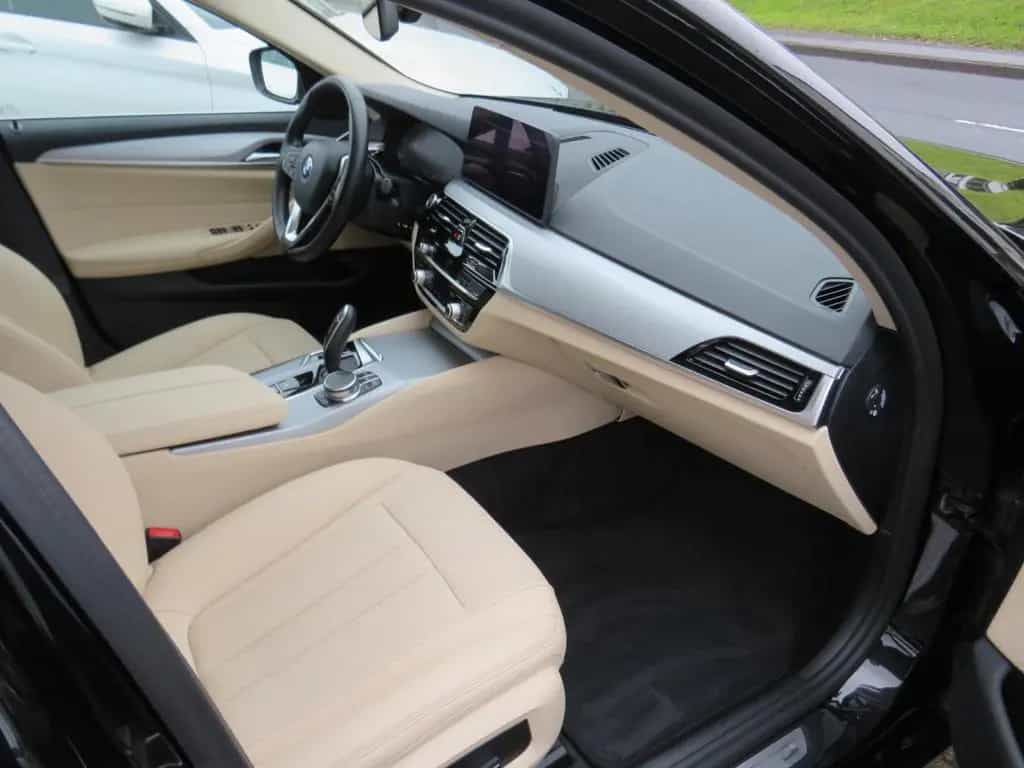 BMW 5 Series touring *1.HAND PANO *AHK *KAMERA 12/2020-photo-8