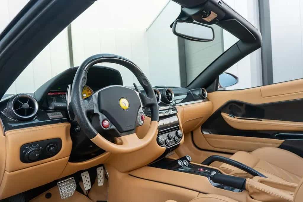 Ferrari 599 SA Aperta - Rosso Corsa - 1 of 80 09/2011-photo-2